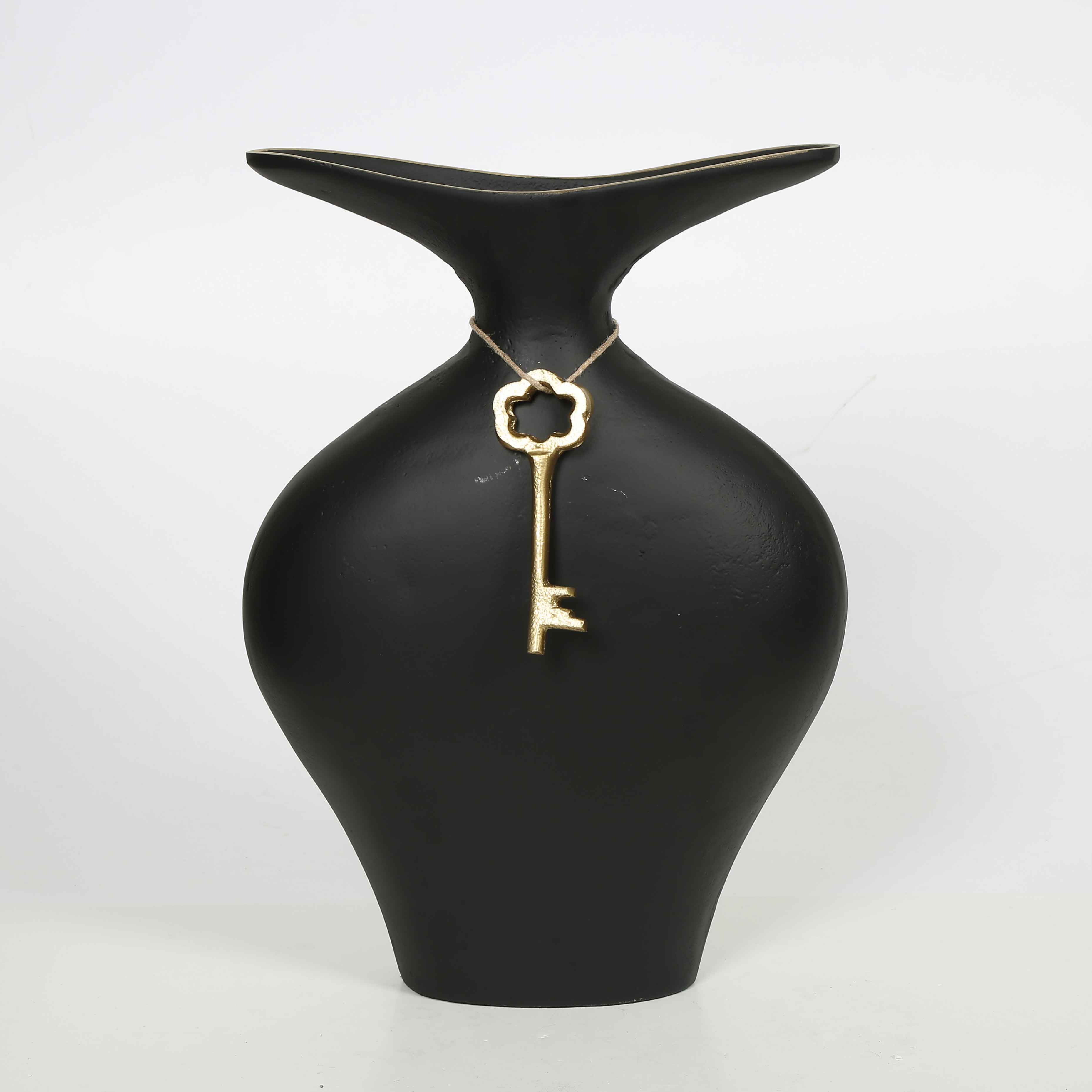 Metal Anahtar  Siyah Vazo AK.IU0483